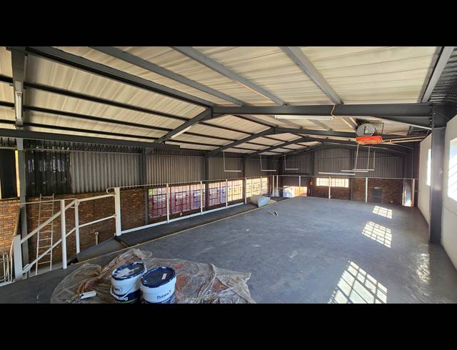 465M² WAREHOUSE TO LET IN SEBENZA